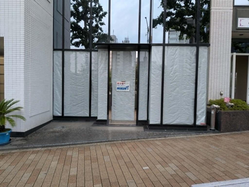 ヨシオカビル